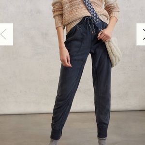 Anthropologie black cargo pants size XS